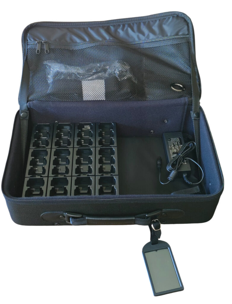 CityGuide-Cube-36er-Ladekoffer-headsets_at