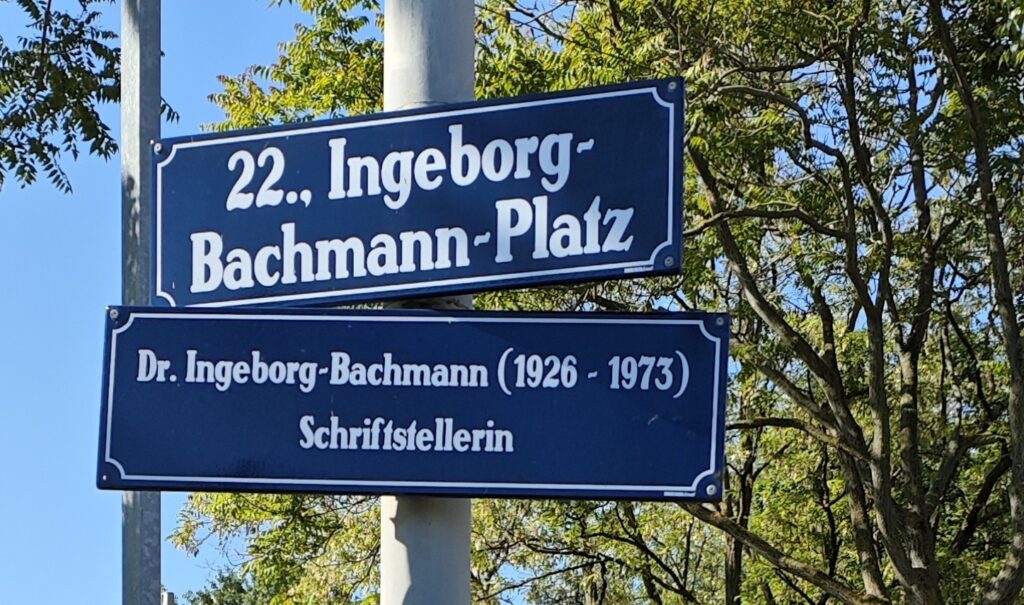 Strassenschild-Ingeborg-Bachmann-Platz-gr